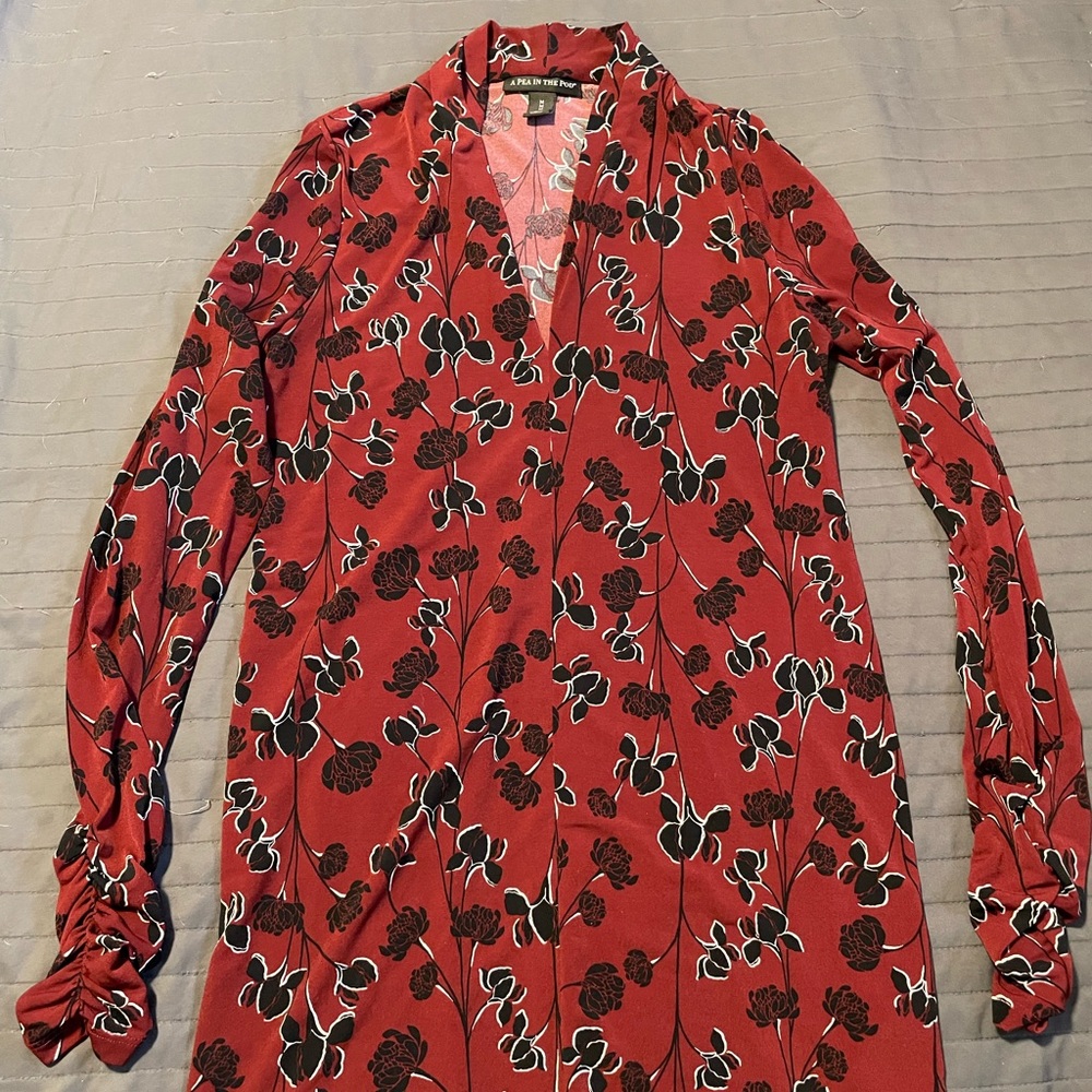 A Pea in the Pod maternity blouse size medium
